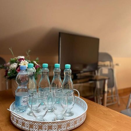 Ostrzeszów Restauracja Rozmarzyn酒店 外观 照片
