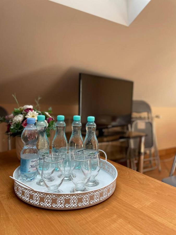 Ostrzeszów Restauracja Rozmarzyn酒店 外观 照片